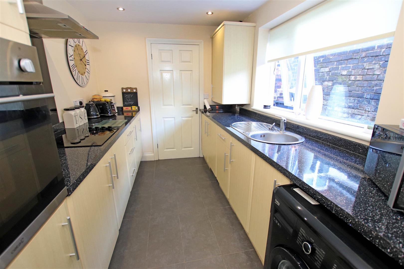 NEW FITTED KITCHEN